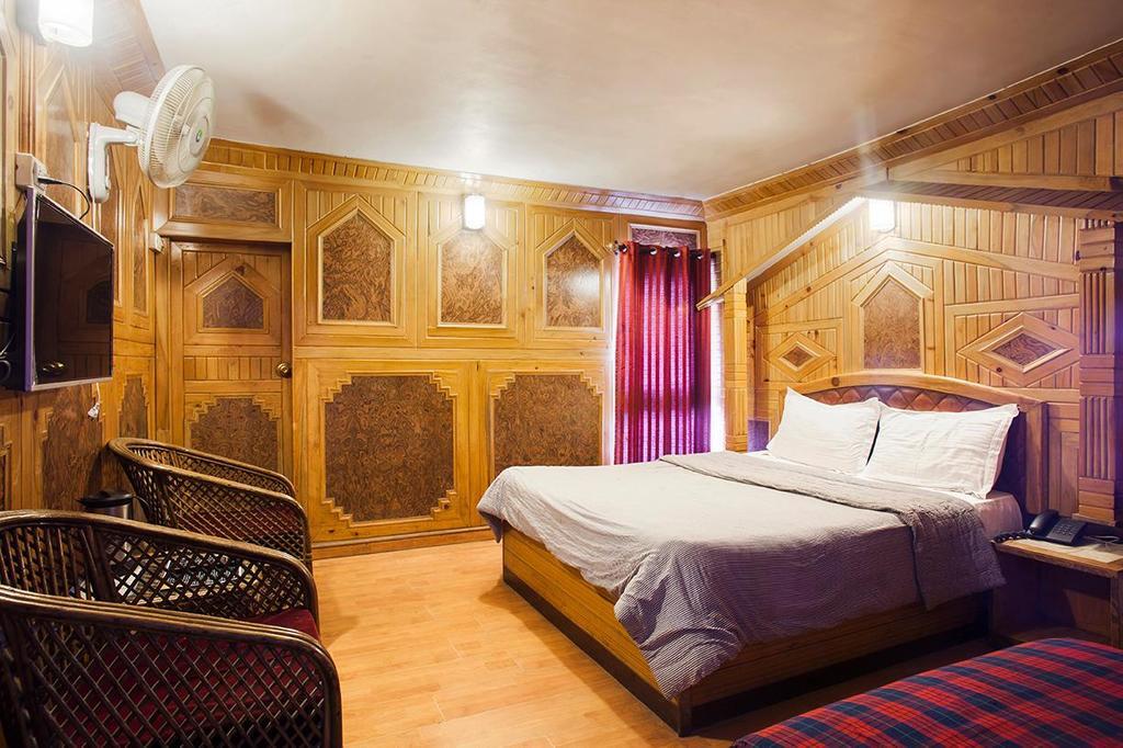 Hotel New Bharat Бхимтал Экстерьер фото